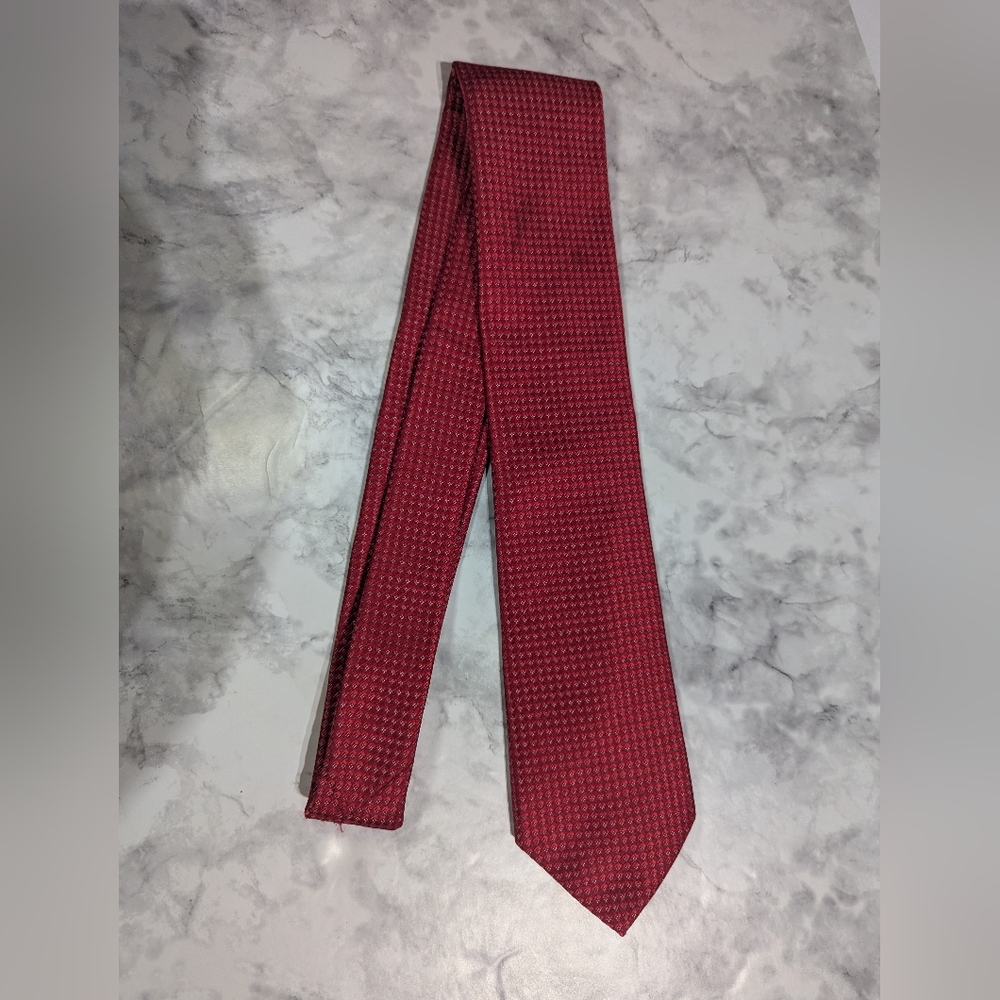 Jones New York Signature Men's Polyester Necktie Red Silver Pattern GUC